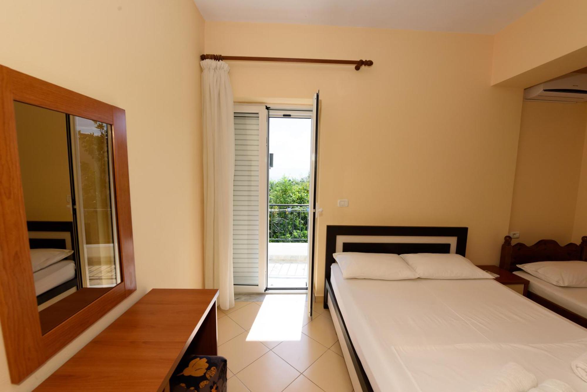 Vasili'S Family Apartments هيماري المظهر الخارجي الصورة
